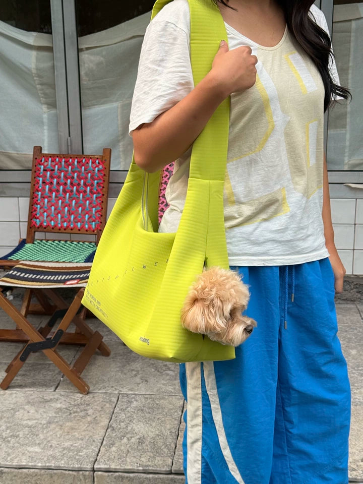 Waterproof Pet Crossbody Carrier Bag – Wide Hard-Base Dog and Cat Carrier, Small up to 4 kg or Large up to 10 kg