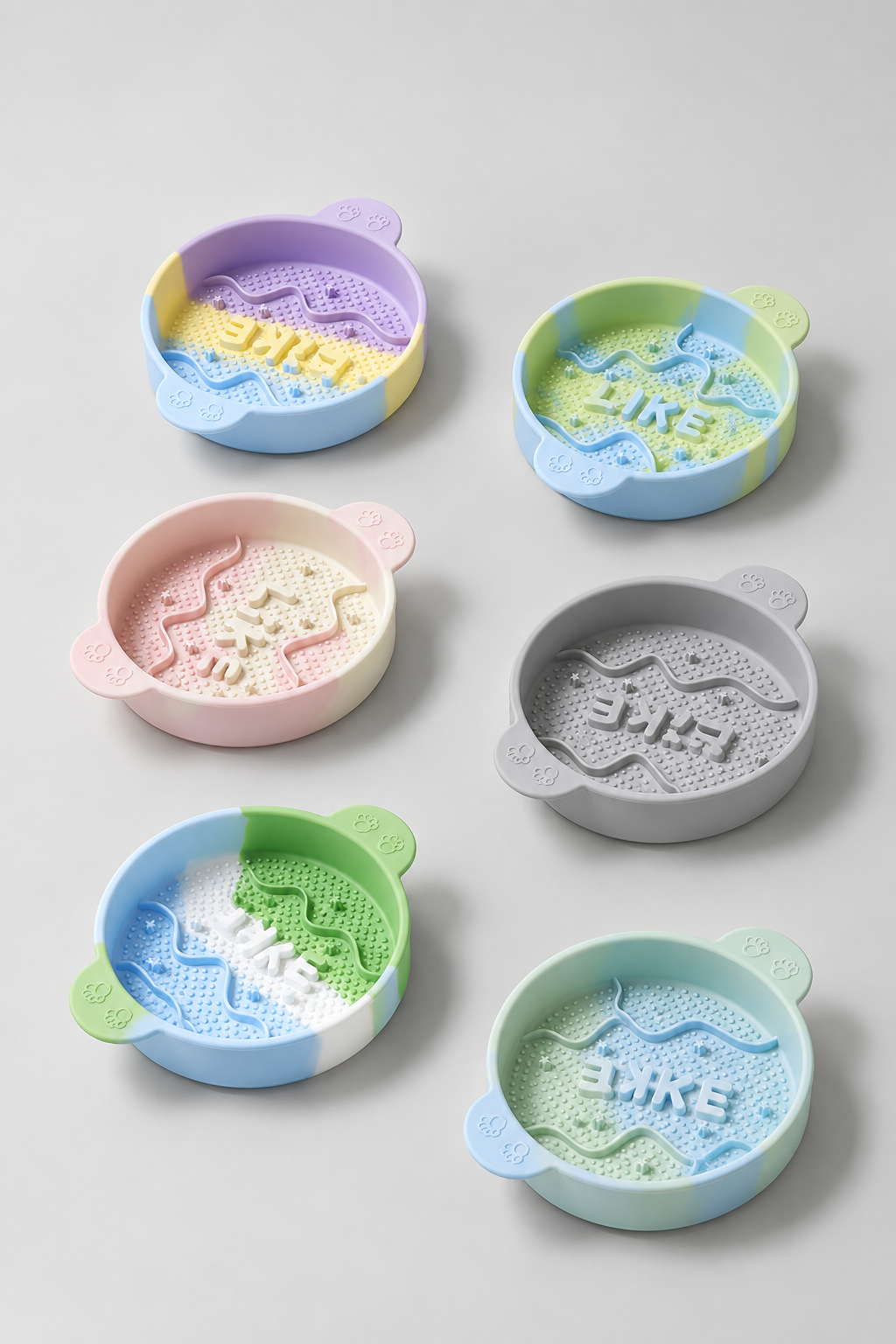 Silicone slow feeder dog bowl – view 3