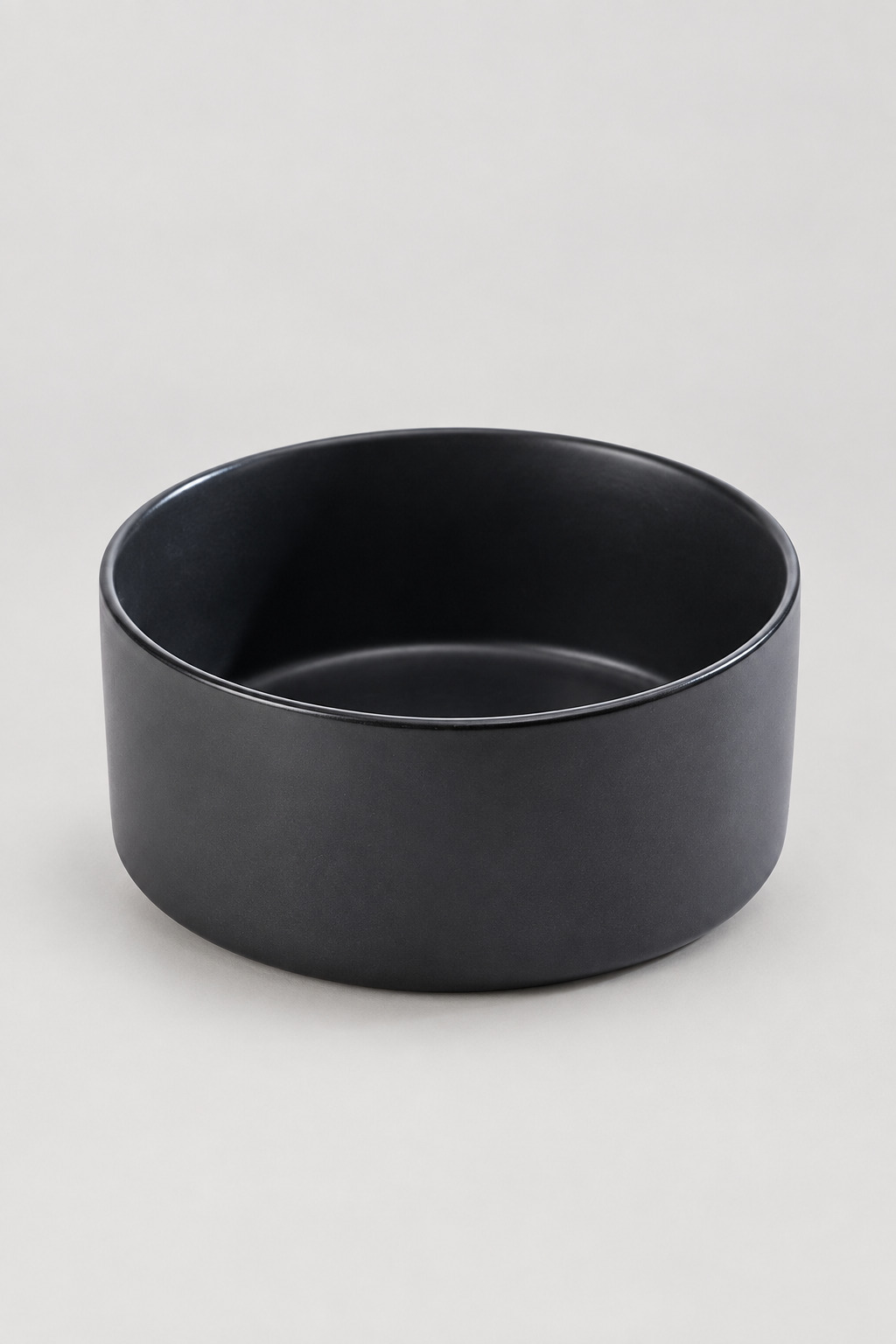 Black plain bowl