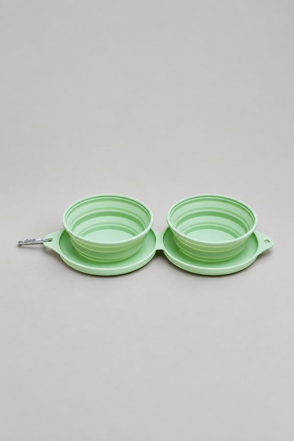 Foldable Dog Water Bowl with Clip – Silicone Travel Bowl for Walks