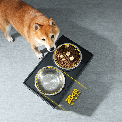 Black double feeder with dog and 20 cm bowl measurement
