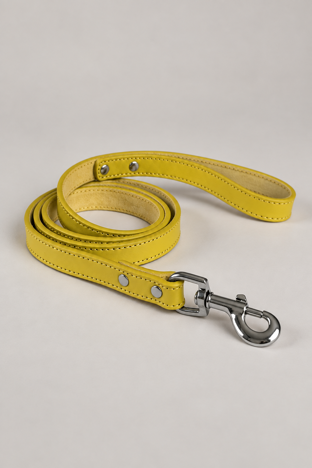 150cm leather dog lead in Yellow
