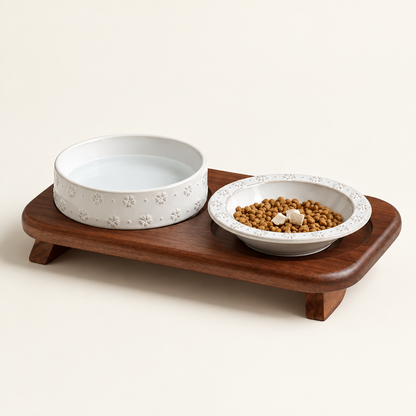 Bowl and dish on wooden stand