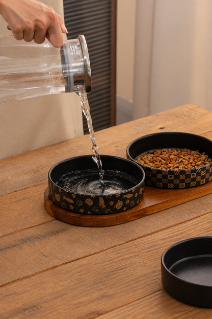 Paw-and-bone patterned bowl set