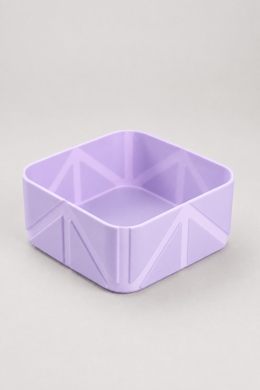 Collapsible silicone dog bowl in Violet