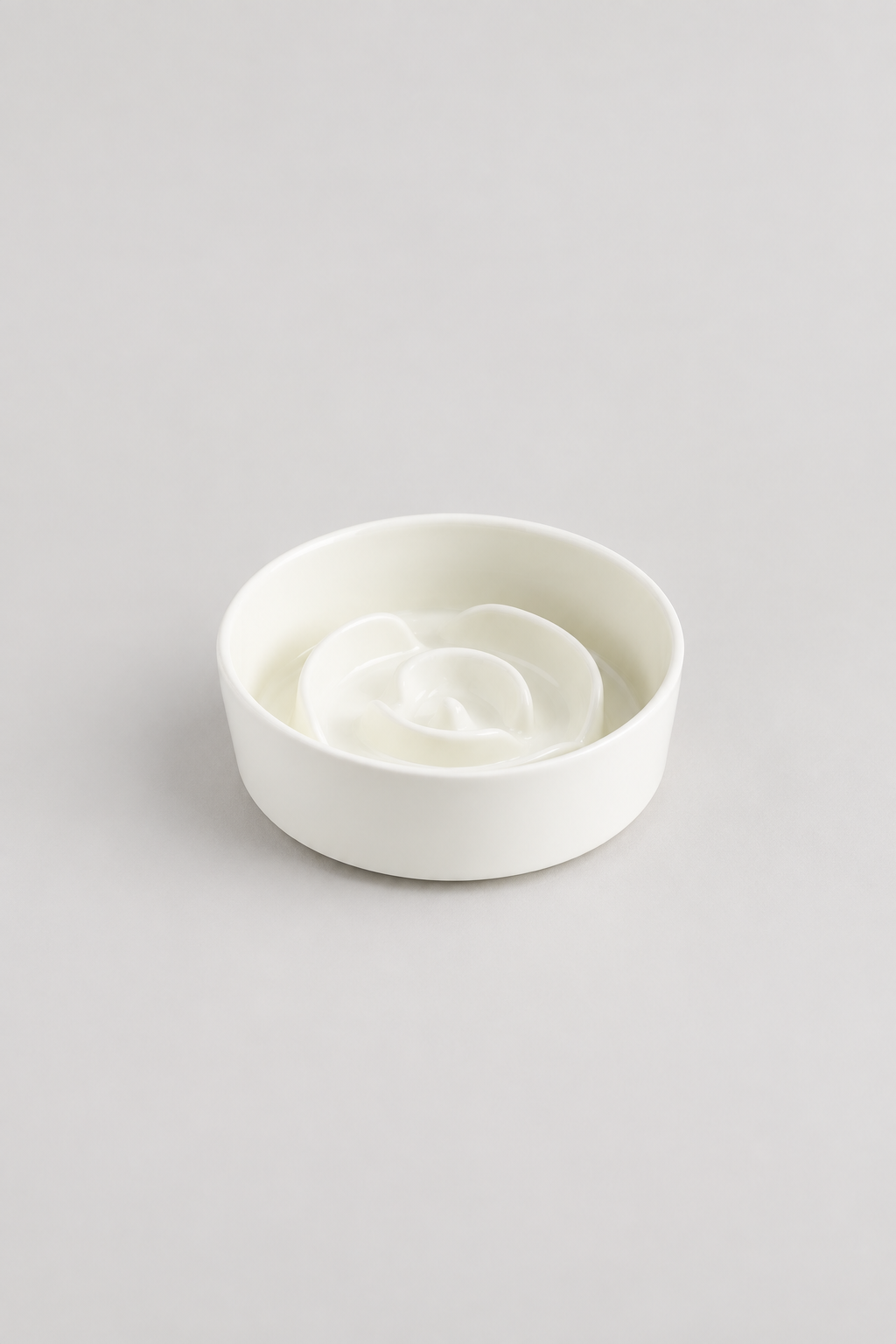 White standalone spiral bowl