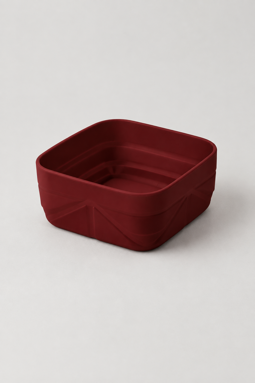 Collapsible silicone dog bowl in Wine